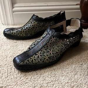 Pikolinos booties/ sandals. Like new condition size 39